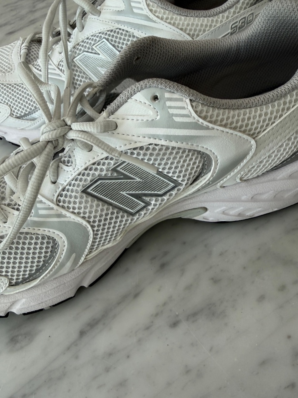 New Balance 530 Men's/Unisex White and Gray Athletic Sneakers - Picture 2 of 6